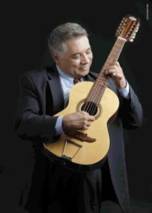 imagem de Oliveira de Panelas com seu violão